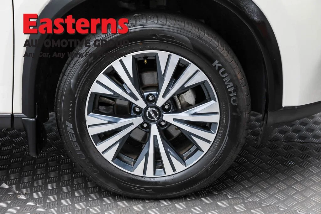 Used 2023 White Nissan SV image 32