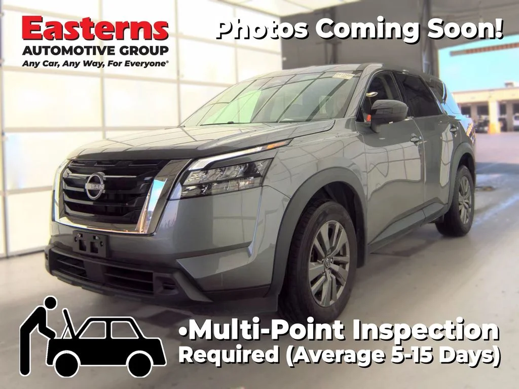 Used 2024 Gray Nissan S image 1