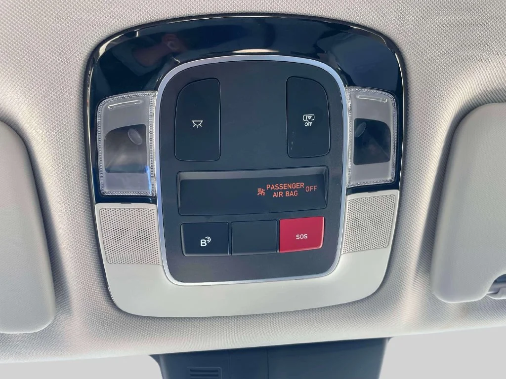 Certified Used 2025 Green Hyundai SE image 29