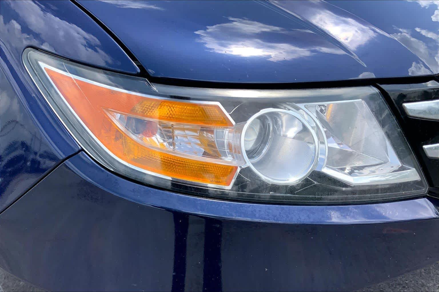 Used 2015 Obsidian Blue Pearl Honda EX-L image 27