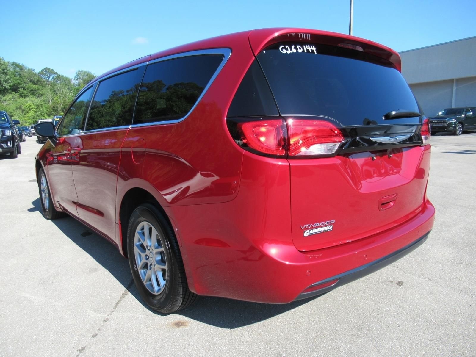 New 2026 Red Hot Pearl-Coat Exterior Paint Chrysler LX image 5