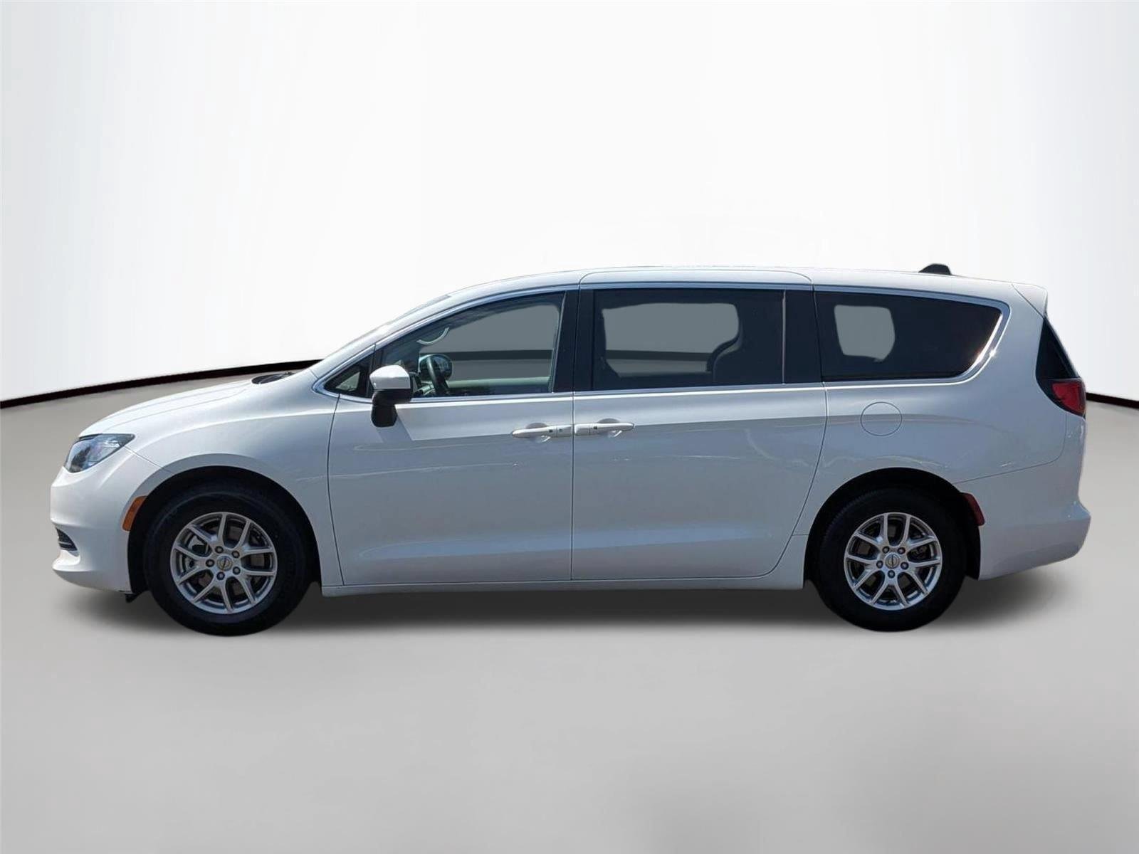 Used 2023 Bright White Clearcoat Chrysler LX image 2