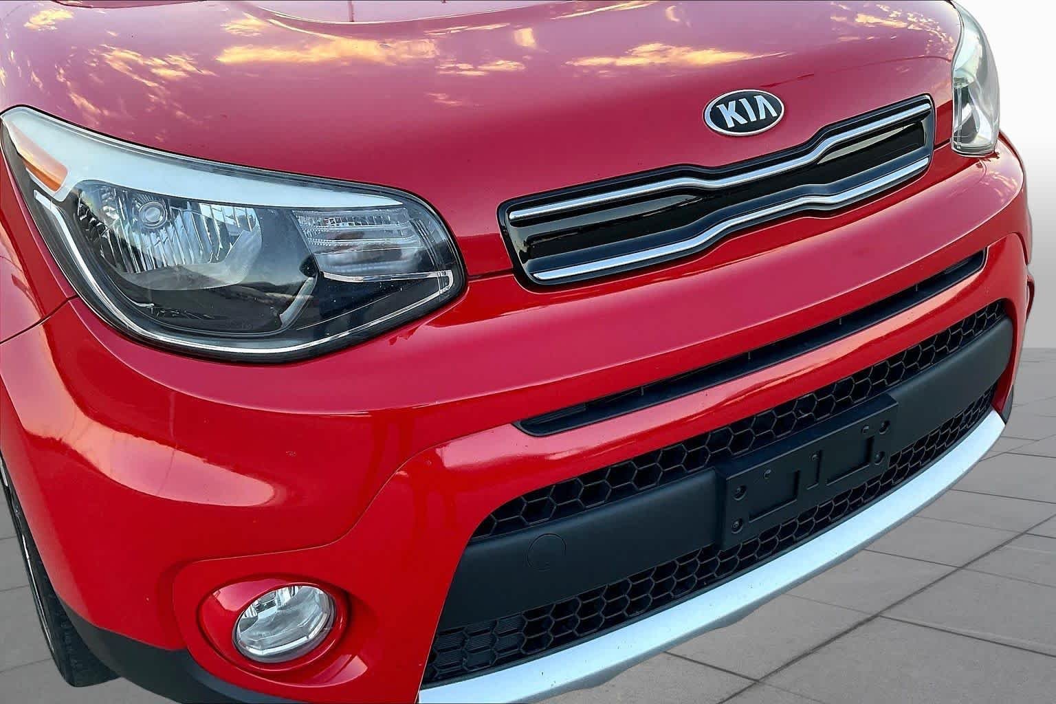 Used 2018 Inferno Red w/Black Roof Kia + image 26