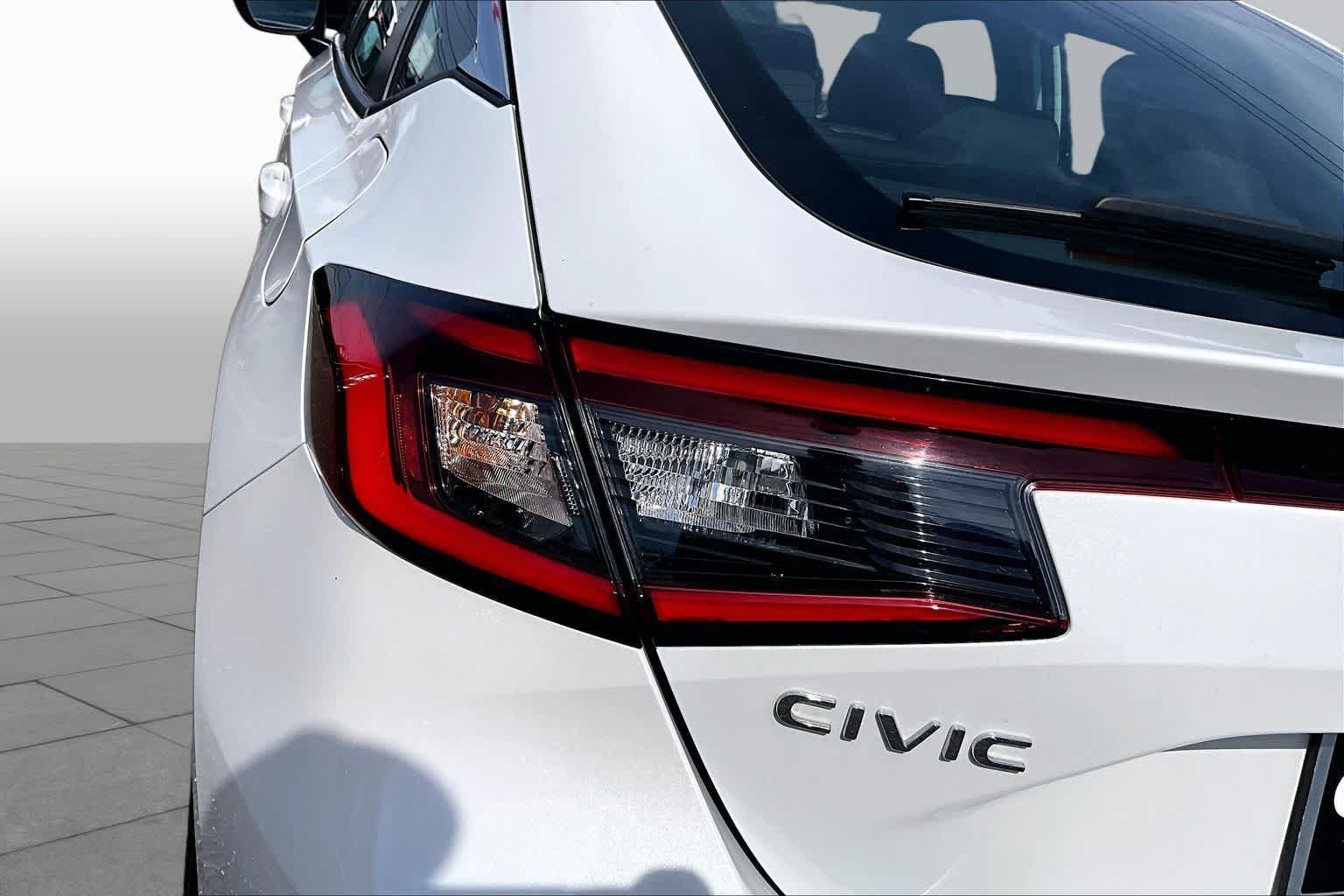 Used 2024 Platinum White Pearl Honda LX image 27