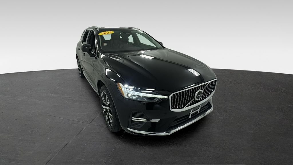 2023 Volvo XC60 B5 Plus Bright Theme AWD's photo