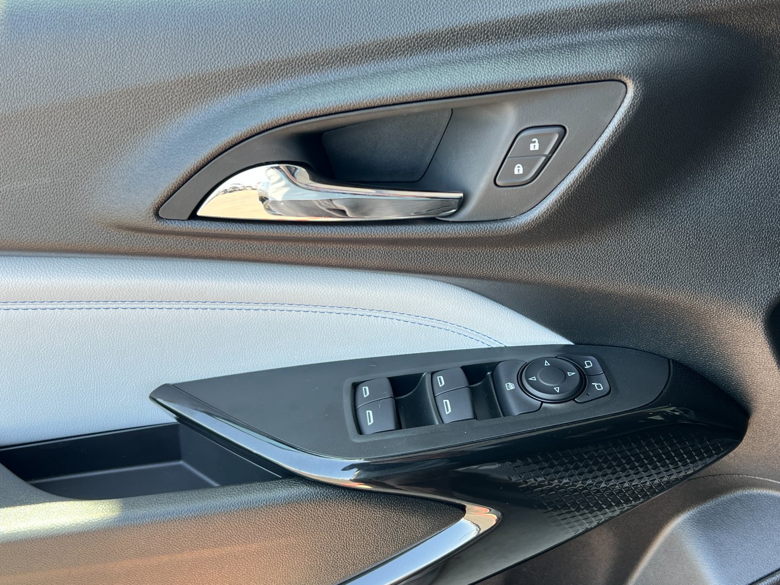 2026 Chevrolet Trax LT - Photo 11