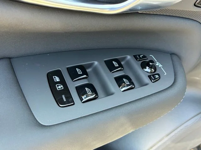 New 2026 Onyx Black Volvo Ultra image 18