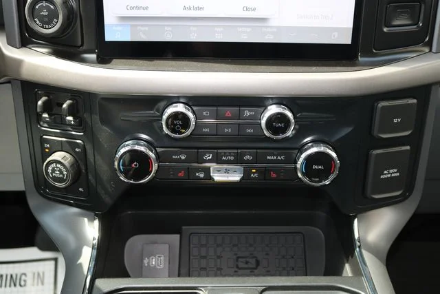 New 2026 Oxford White Ford XLT image 16