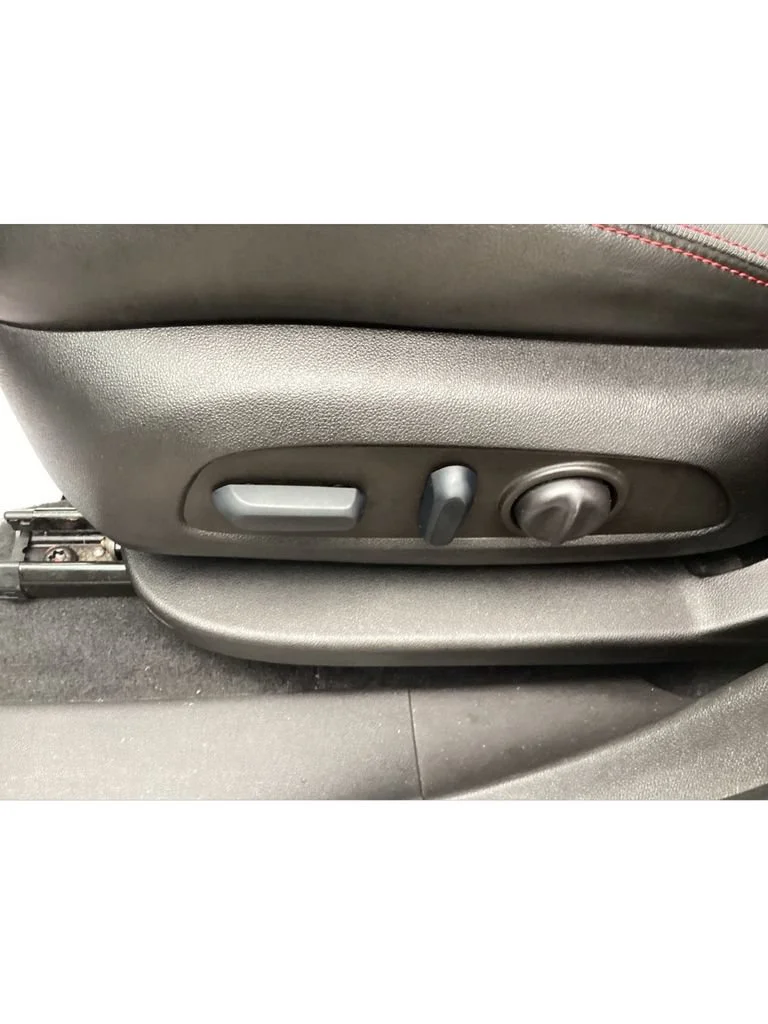 Used 2022 Summit White Chevrolet RS image 36