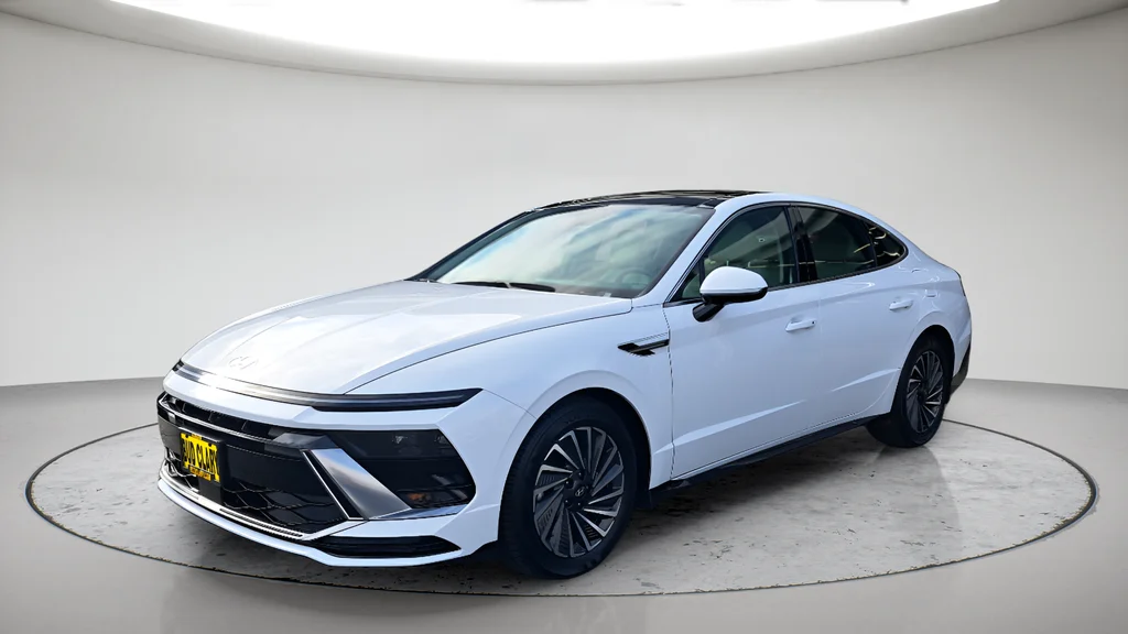 Used 2026 White Hyundai SEL image 7