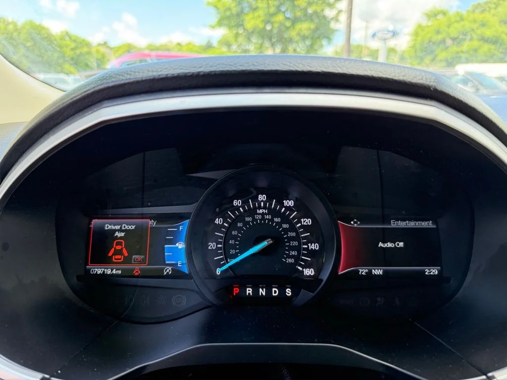 Used 2019 Red Ford SEL image 13
