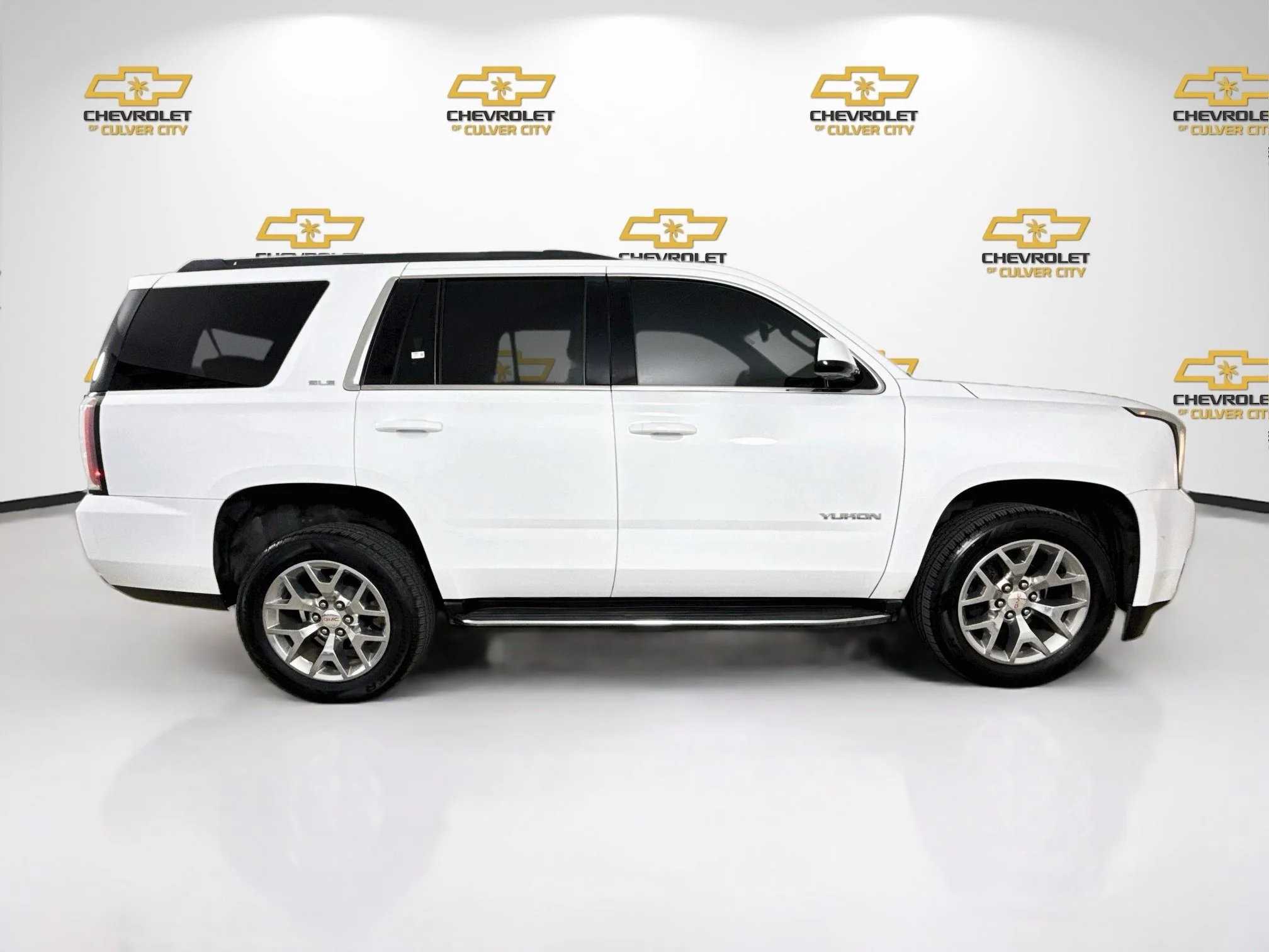 Used 2019 SUMMIT WHITE GMC SLE image 9
