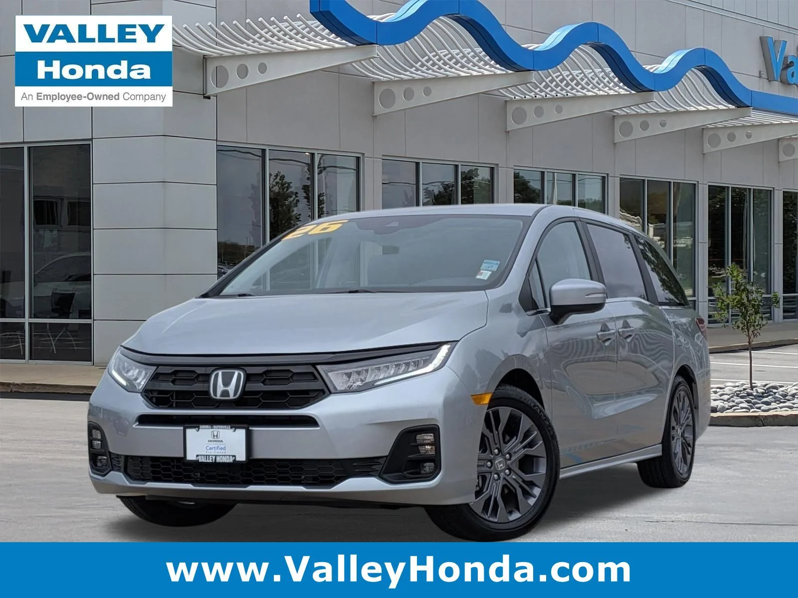 2026 Honda Odyssey Touring's photo