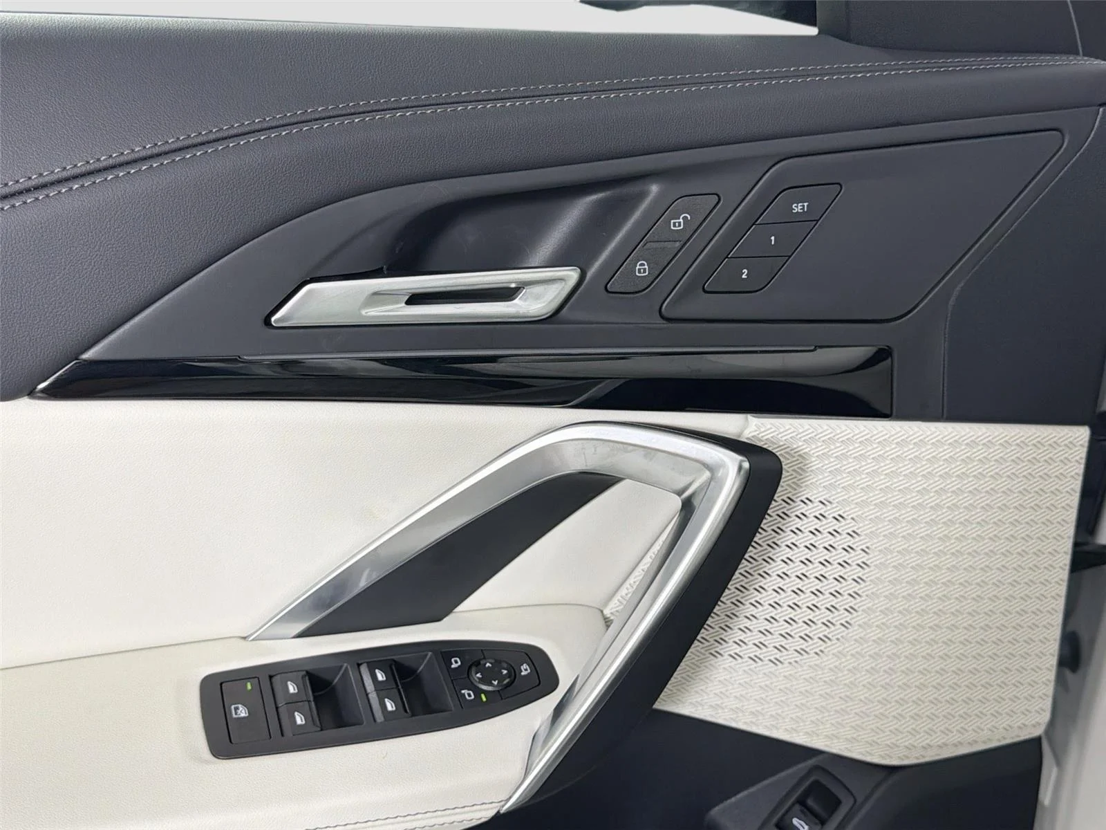 New 2026 Alpine White BMW xDrive28i image 17