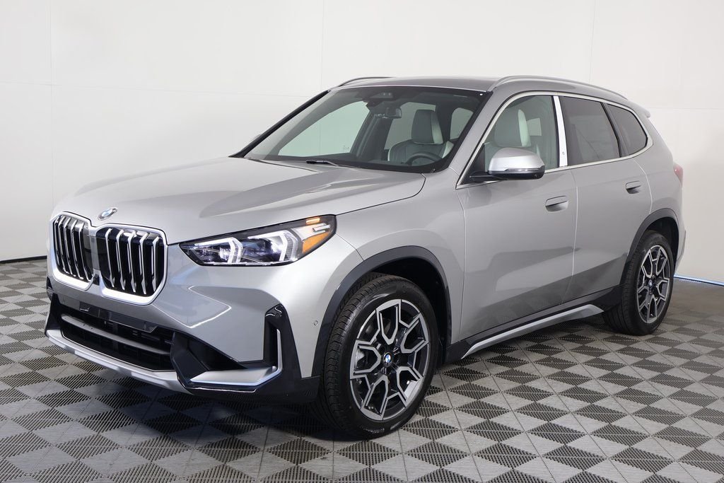 New 2026 Space Silver Metallic BMW xDrive28i image 1
