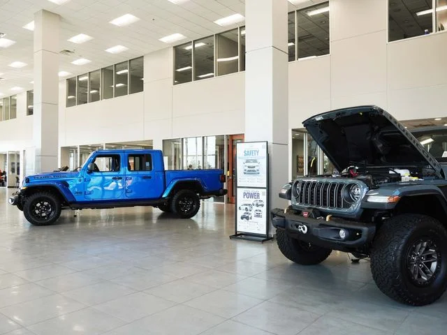 New 2026 Anvil Clear-Coat Exterior Paint Jeep Sahara image 38