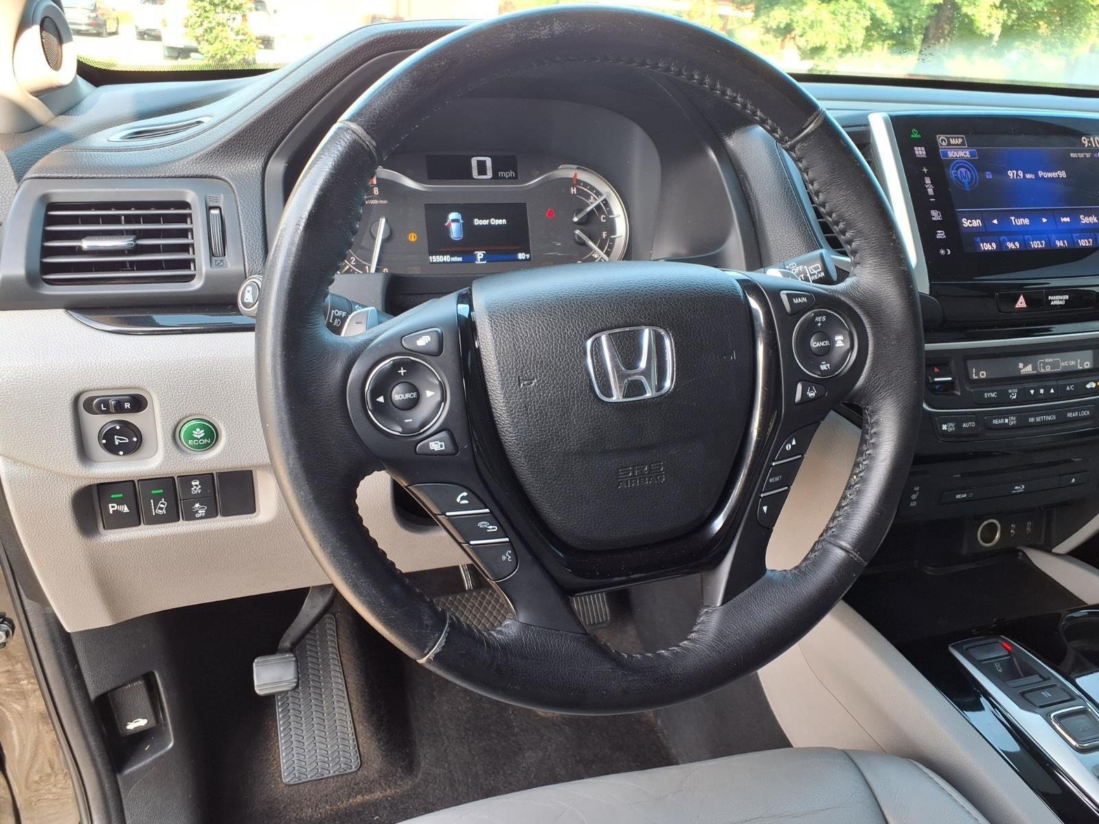 Used 2016 Crystal Black Pearl Honda Touring image 19