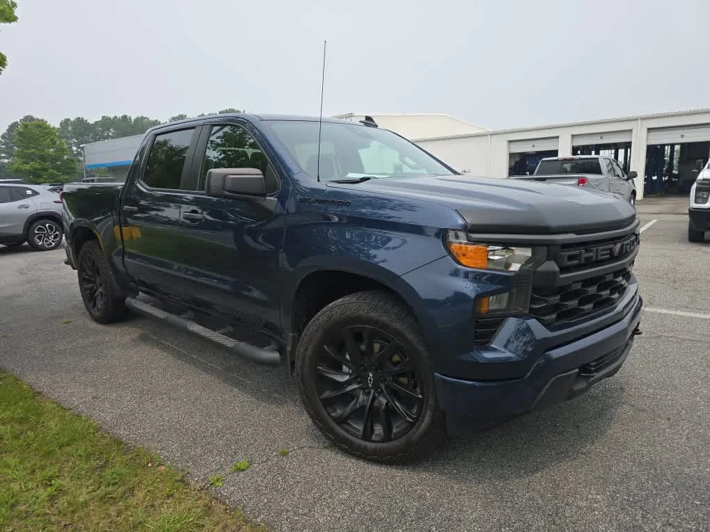 Used 2023 Northsky Blue Metallic Chevrolet Custom image 4