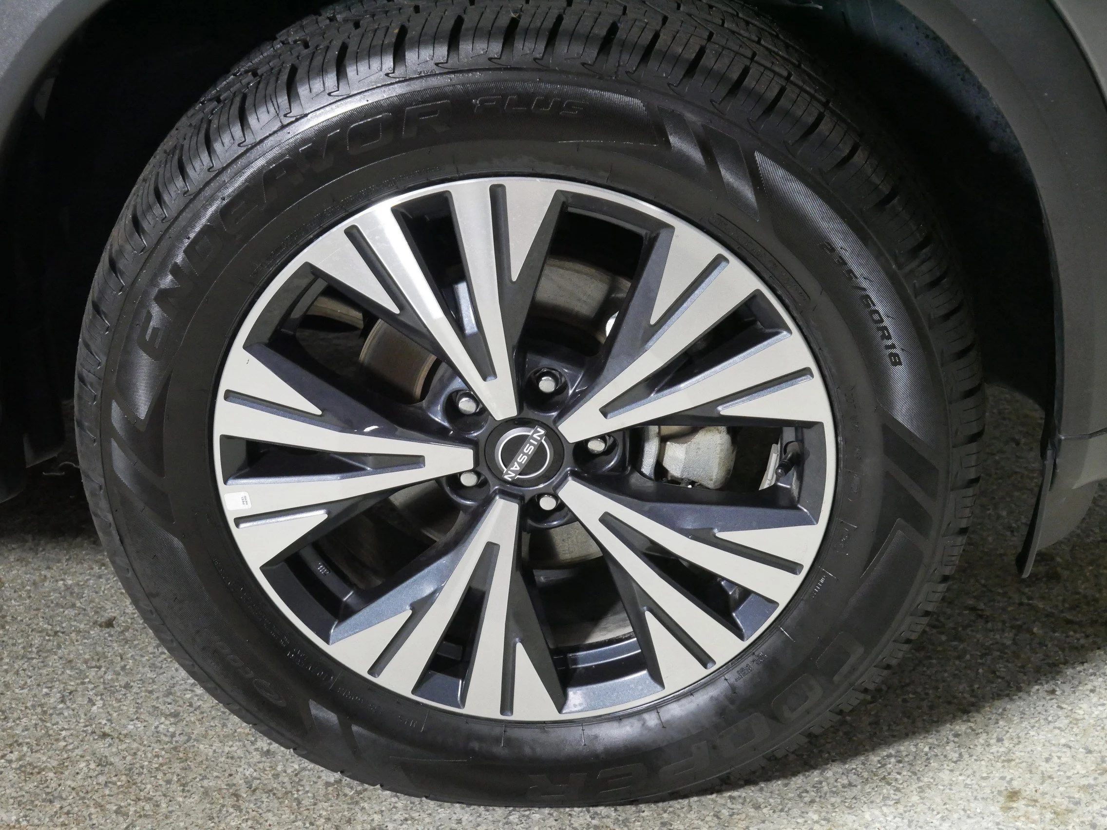 Used 2022 Gun Metallic Nissan SV image 15