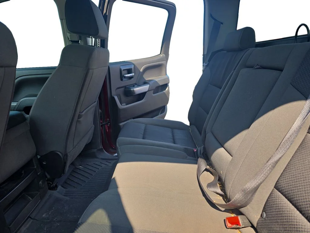 Used 2018 Cajun Red Tintcoat Chevrolet LT image 22