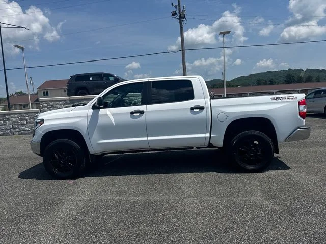 Used 2016  Toyota SR5 image 2