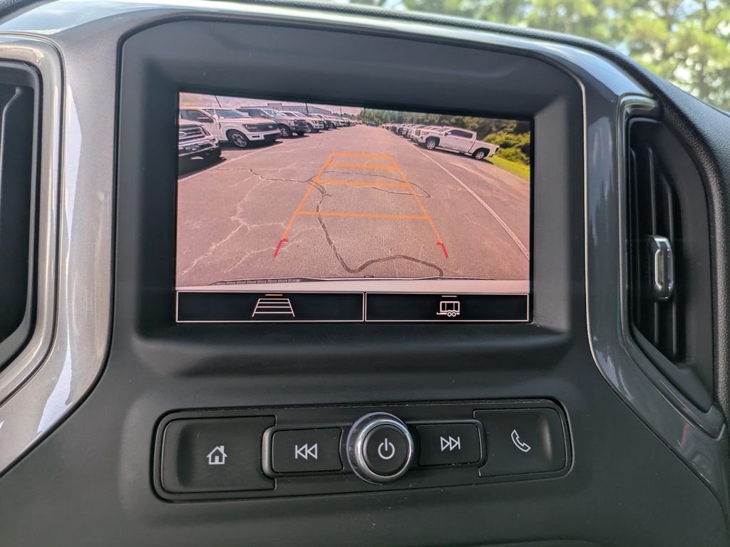 Used 2023 White Chevrolet Custom image 21