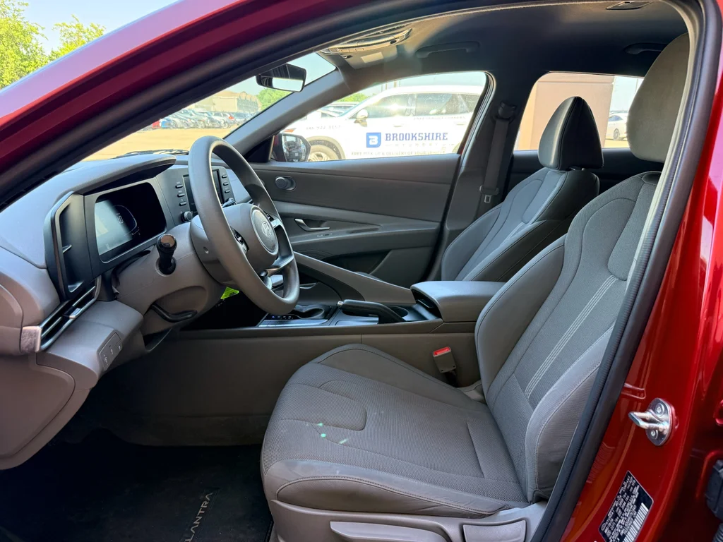 Used 2024 Ultimate Red Hyundai SE image 11