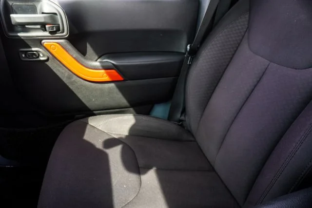 Used 2014 Gray Jeep Unlimited Sport image 27