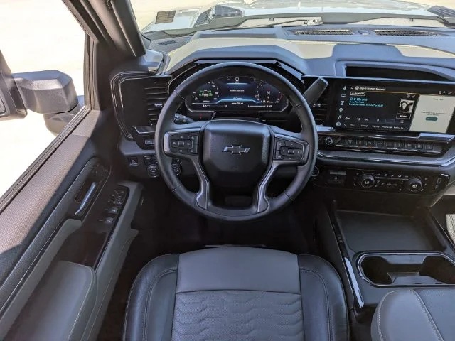 Used 2025 Gray Chevrolet ZR2 image 16