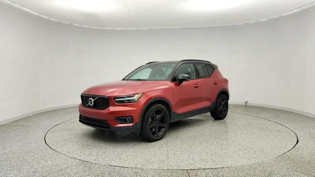 2019 Volvo XC40 T5 AWD R-Design w/ Advanced, Vision & Premium Packages