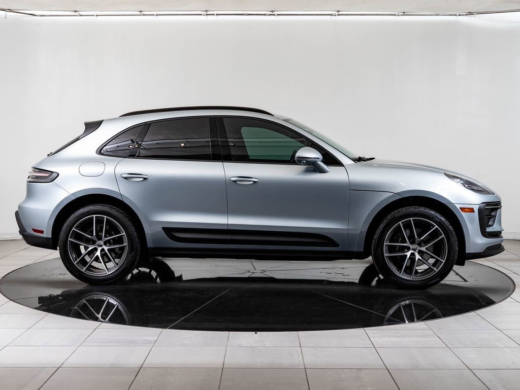 Used 2024 Dolomite Silver Metallic Porsche  image 9