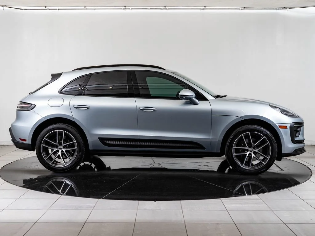 Used 2024 Dolomite Silver Metallic Porsche  image 9