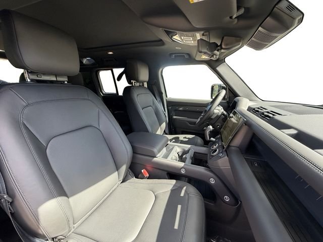 New 2026 Woolstone Green Land Rover X-Dynamic SE image 16