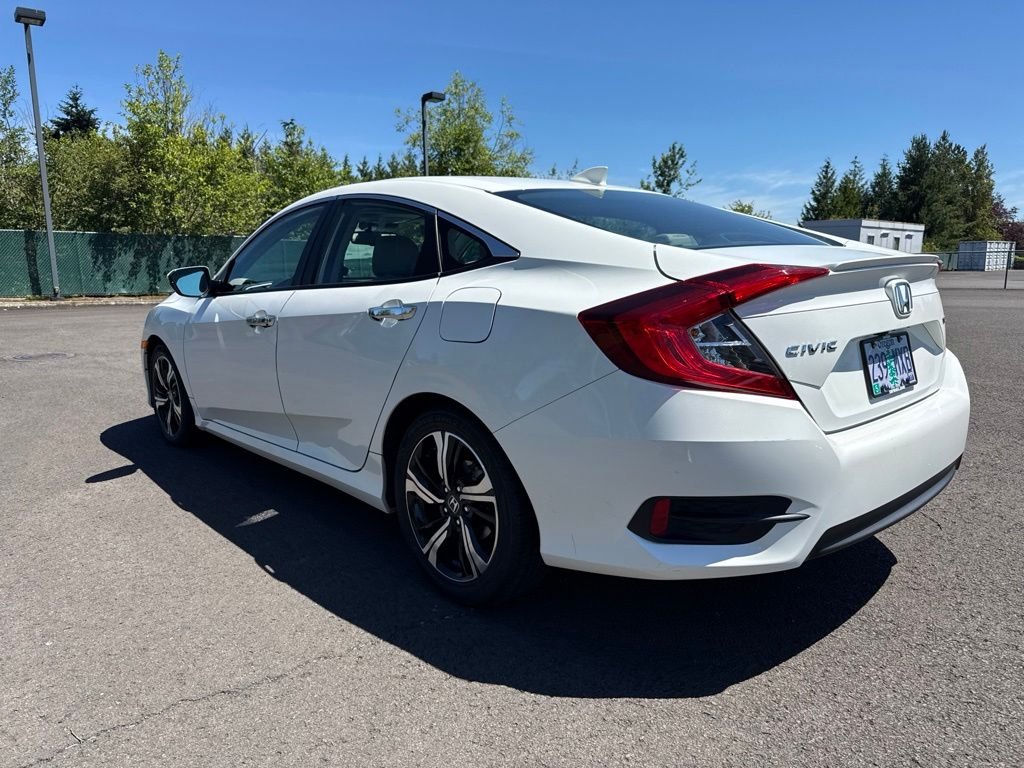 Used 2016 White Orchid Pearl Honda Touring image 5