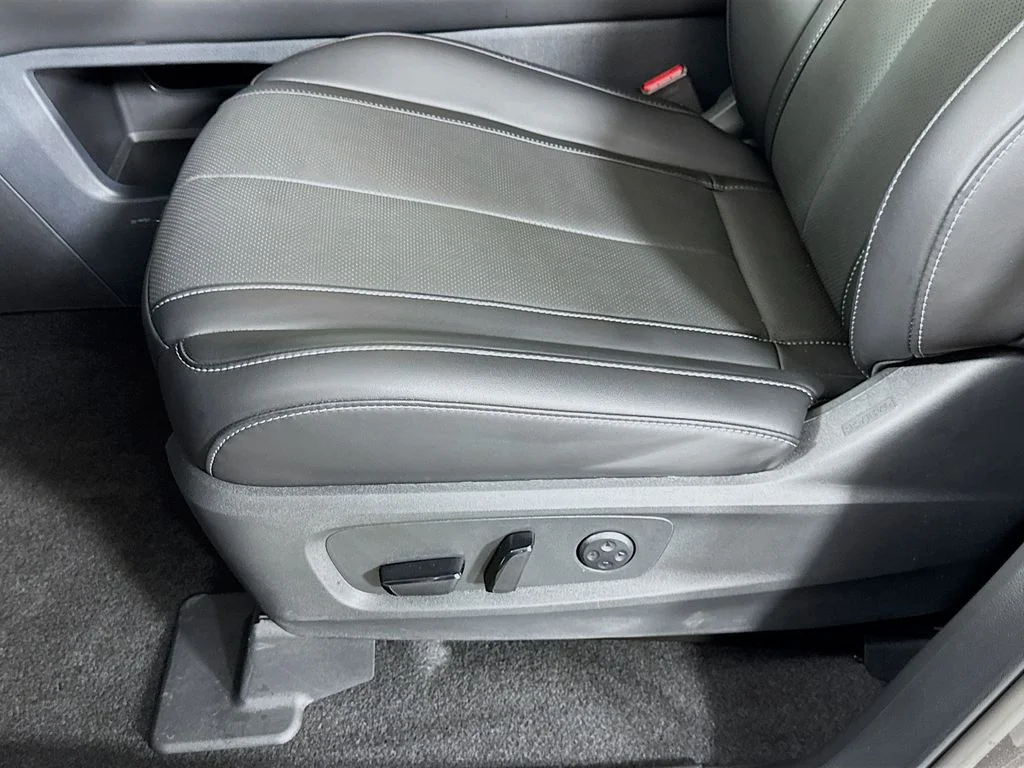 Certified Used 2026 Gray INFINITI LUXE image 25