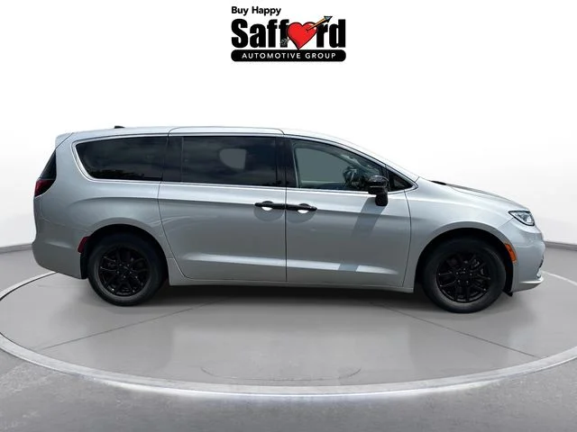 Used 2024 Silver Chrysler Touring L image 8
