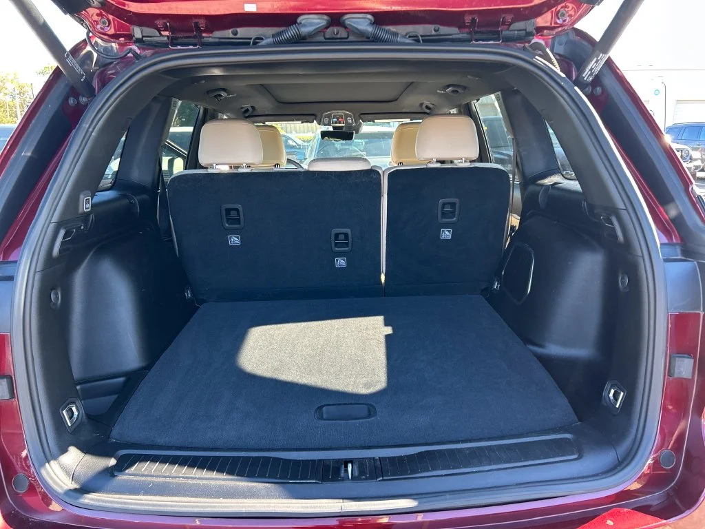 Used 2023 Red Jeep Limited image 20