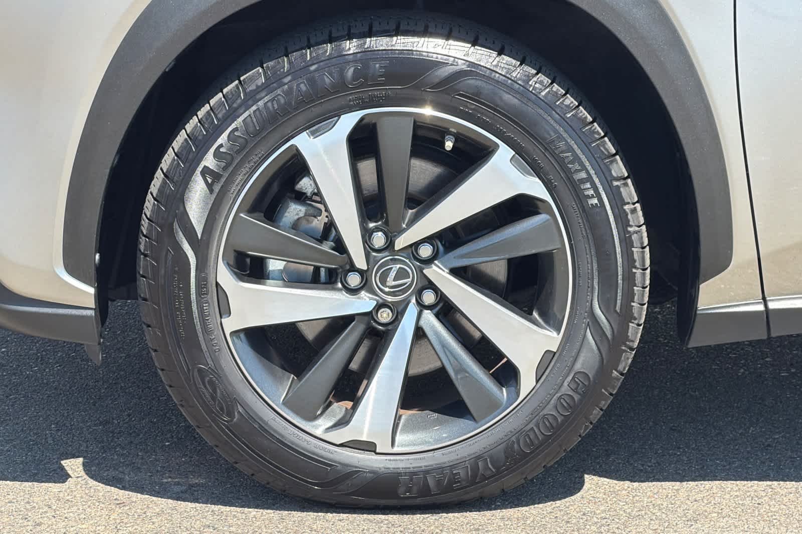 Used 2020 Atomic Silver Lexus  image 32
