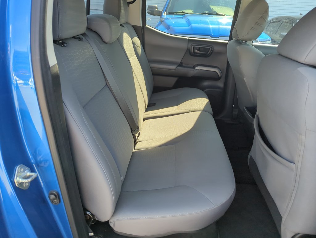 Used 2018 Blue Toyota SR5 image 27