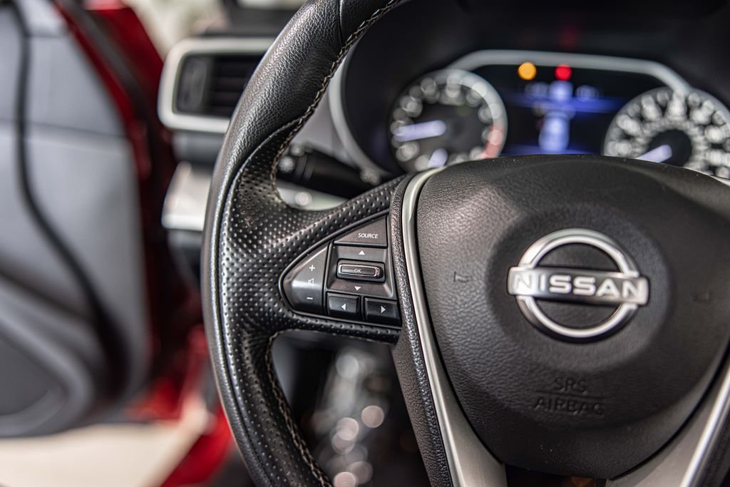 Used 2023 Red Nissan 3.5 SL image 24