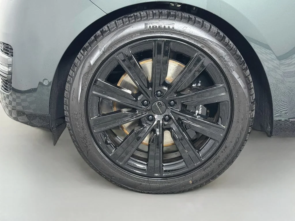 New 2026 Belgravia Green Land Rover SE PHEV image 33