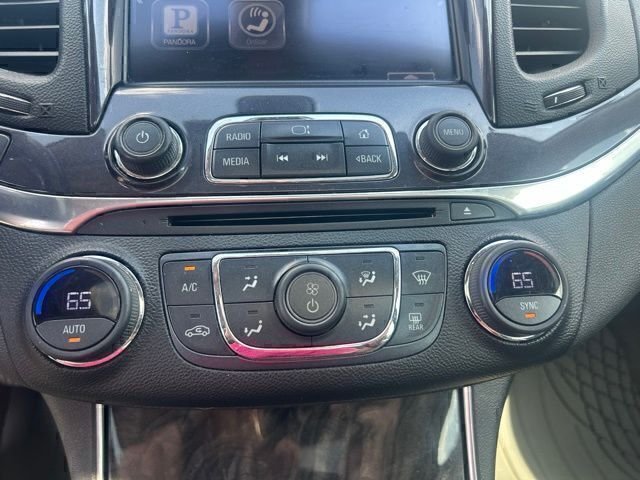 Used 2014 Black Chevrolet LT image 10