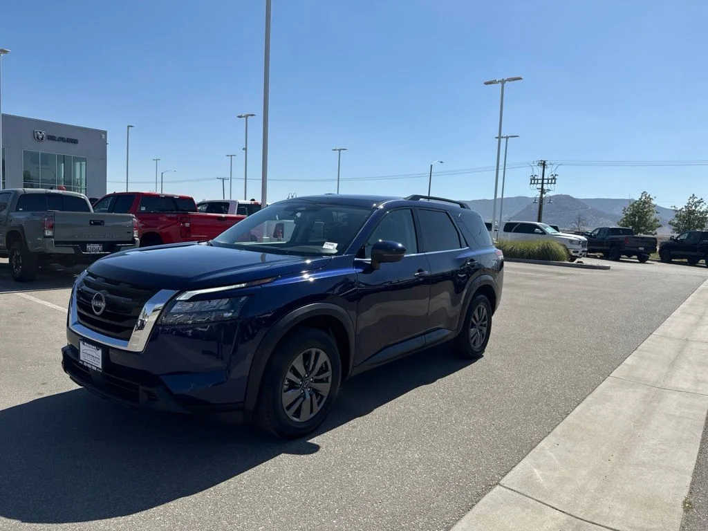 Used 2024 Blue Nissan SV image 4