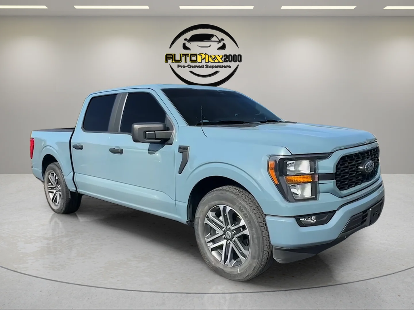 Used 2023 Blue Ford XL image 1