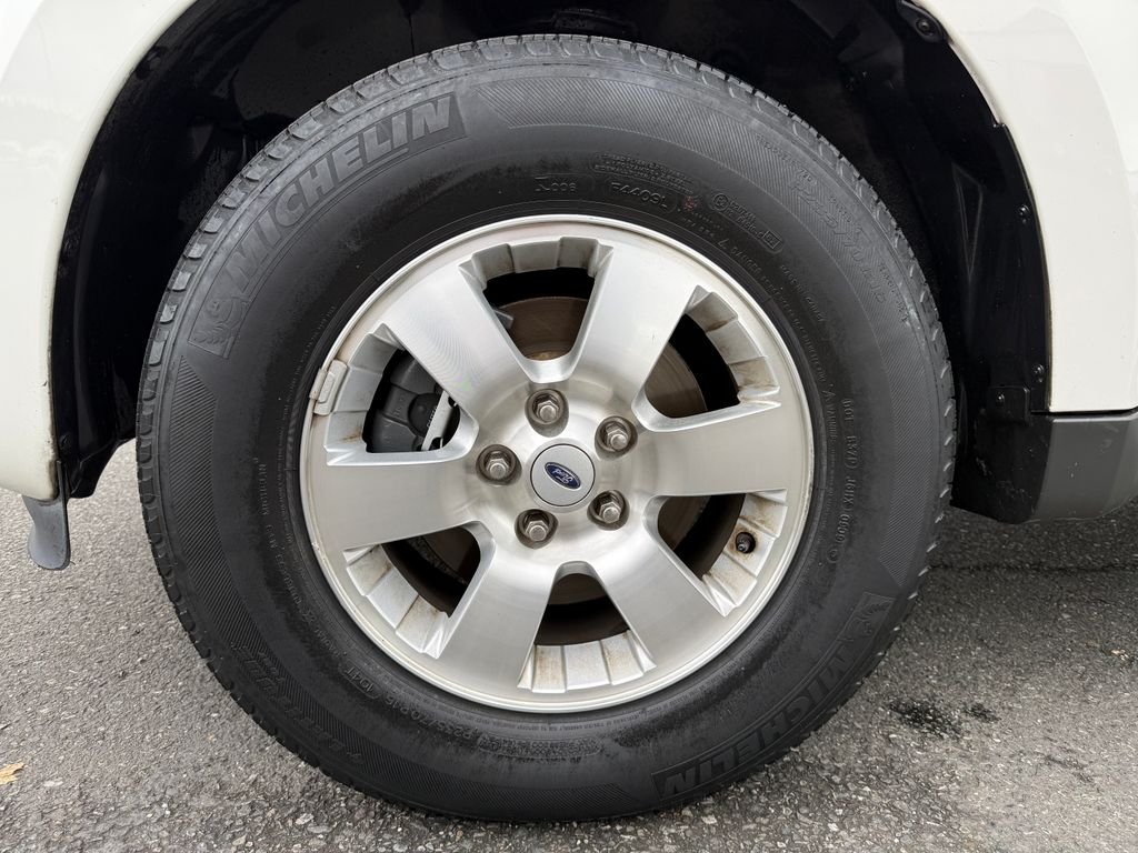 Used 2009  Ford Limited image 9