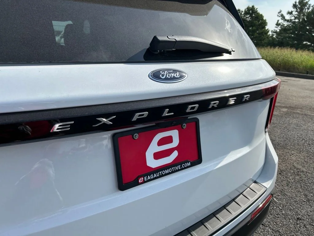 New 2026 Star White Metallic Tri-Coat Ford Active image 45