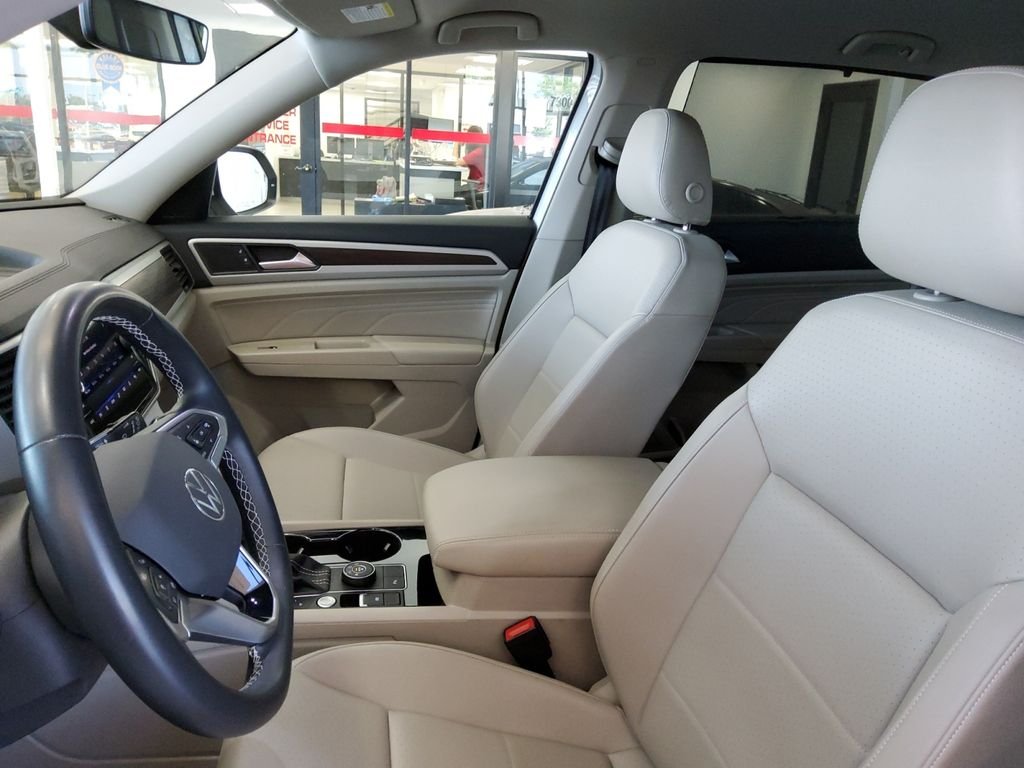Used 2023 White Volkswagen 3.6L V6 SE w/Technology image 25