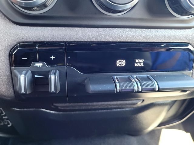 Used 2022 White Ram Big Horn image 18