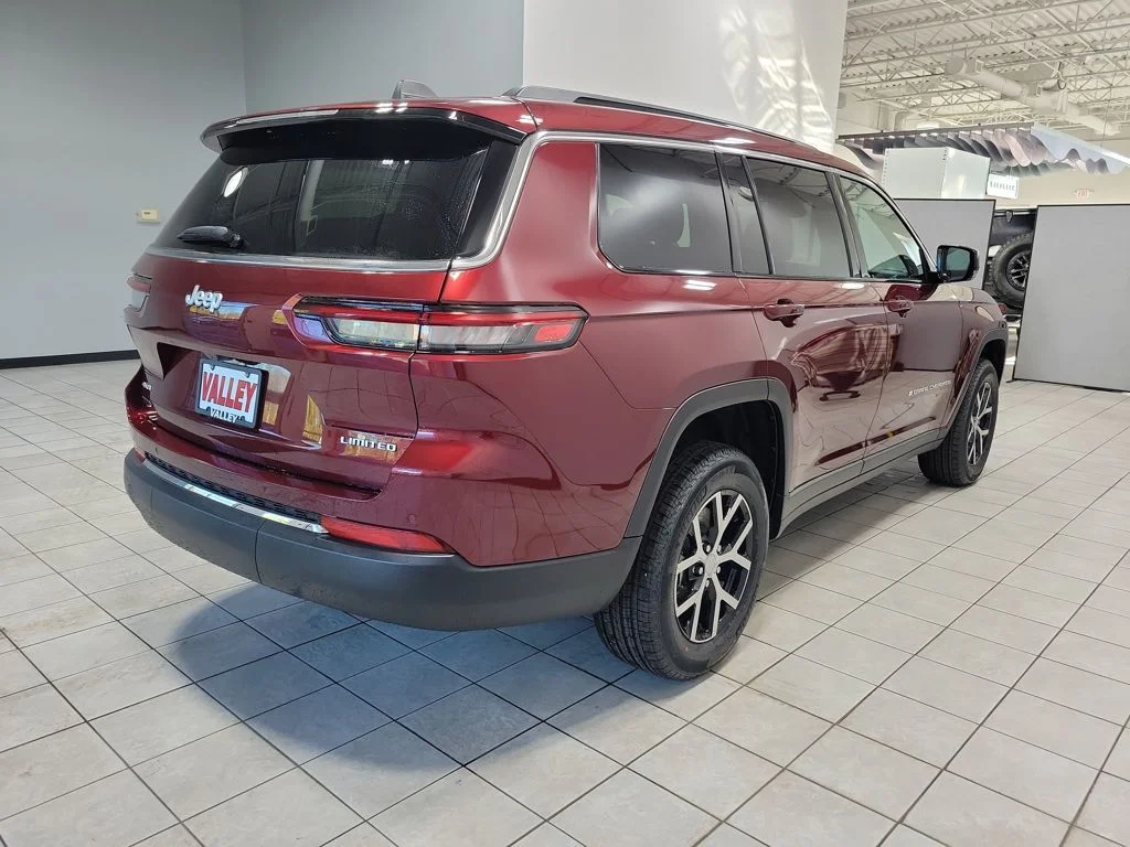 New 2025 Velvet Red Pearl-Coat Exterior Paint Jeep Limited image 7