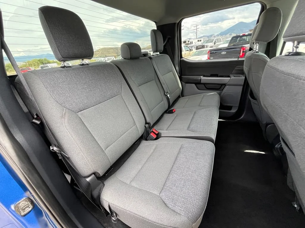 Used 2025 Blue Ford XLT image 18
